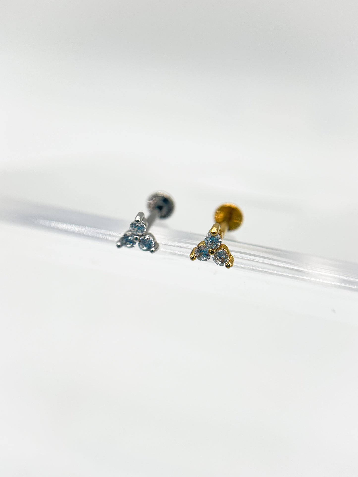 Triangle Cz - Threadless / Titane