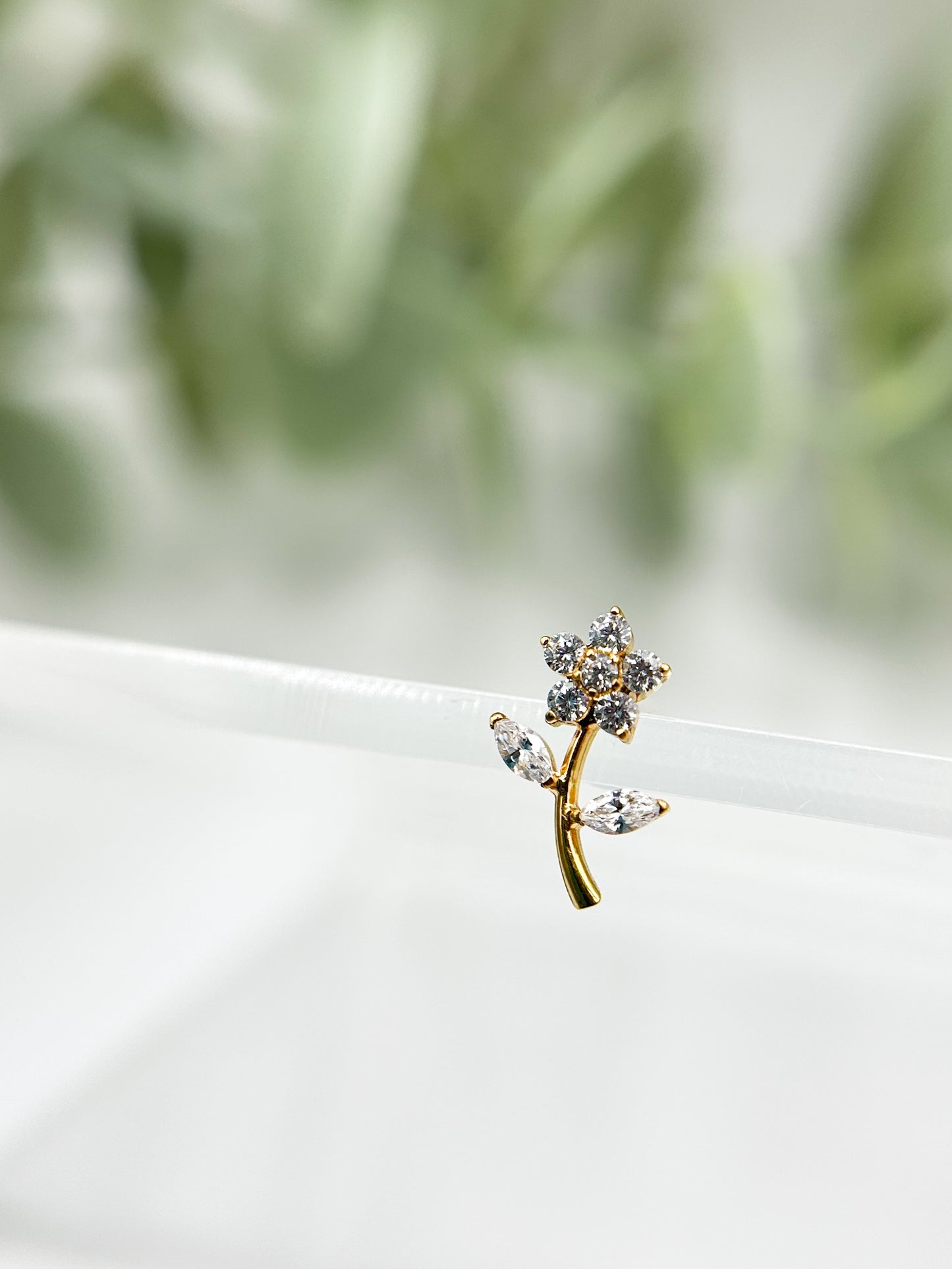 Luxe Flower Cz - Threaded / Titane