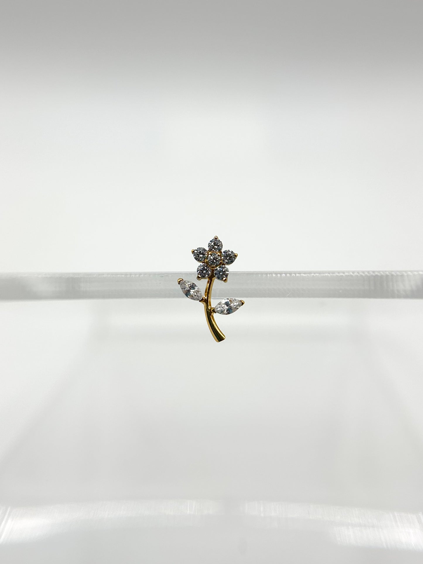 Luxe Flower Cz - Threaded / Titane